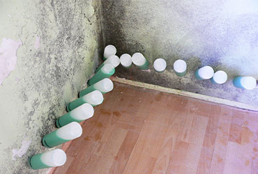 Veinal_Kettenreaktion_Vorschau-3 Sanierung einer feuchten Wand mit der Veinal Horizontalsperre.